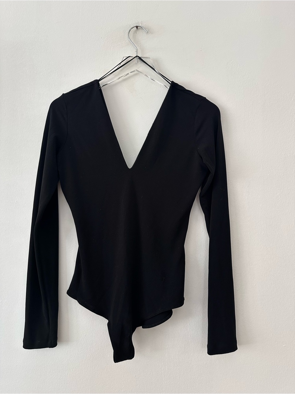 Alice & Olivia deep V neck bodysuit long sleeve black size large